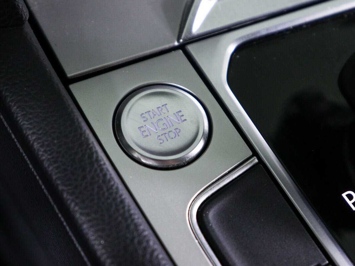 Volkswagen Passat, 2019 Фото №14