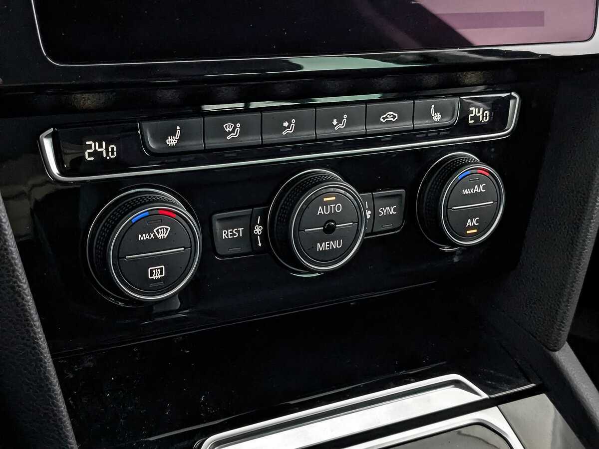 Volkswagen Passat, 2019 Фото №21