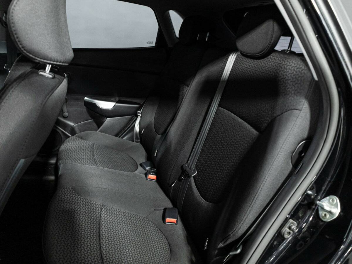 Kia Rio III Рестайлинг, 2015 Фото №10