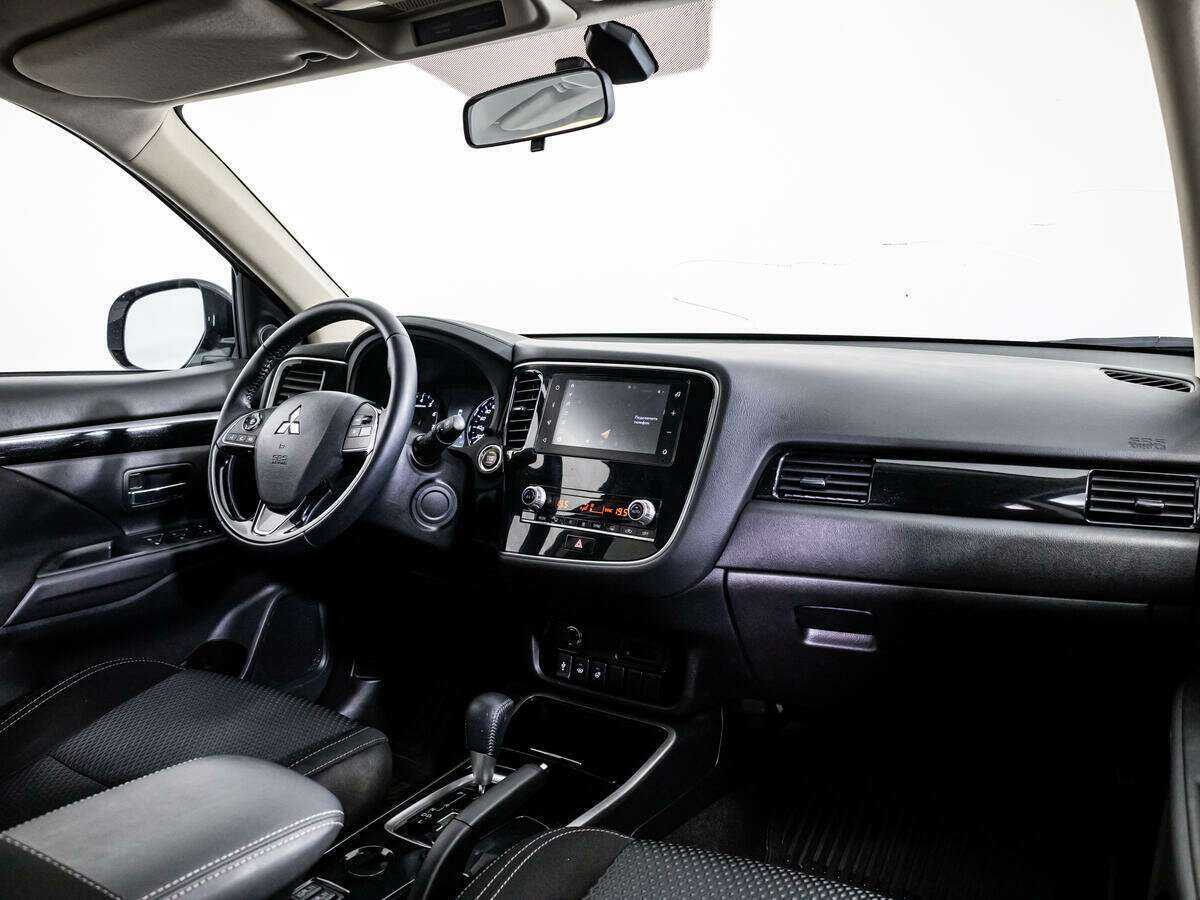 Mitsubishi Outlander, 2021 Фото №8