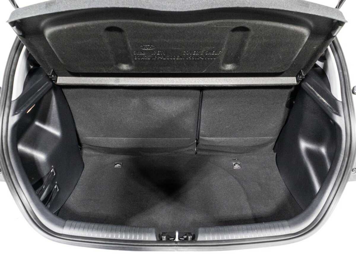 Kia Rio, 2017 Фото №15