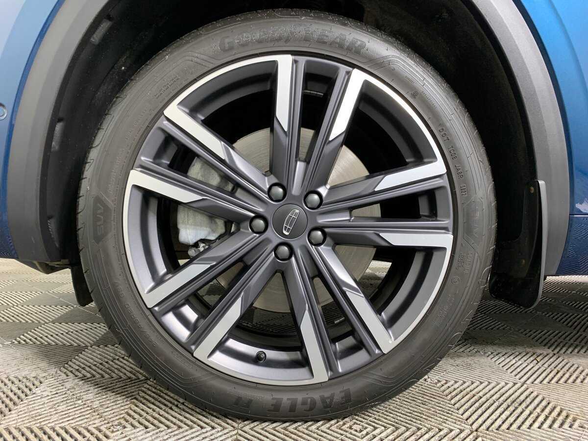 Geely Monjaro, 2022 Фото №9