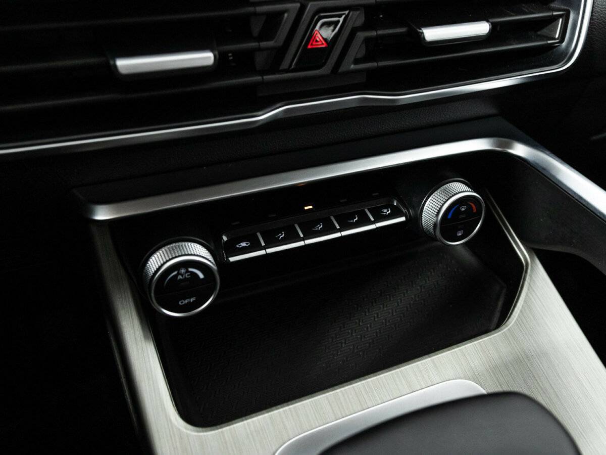 Geely Coolray, 2022 Фото №18