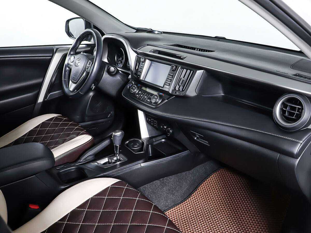 Toyota RAV4, 2018 Фото №9