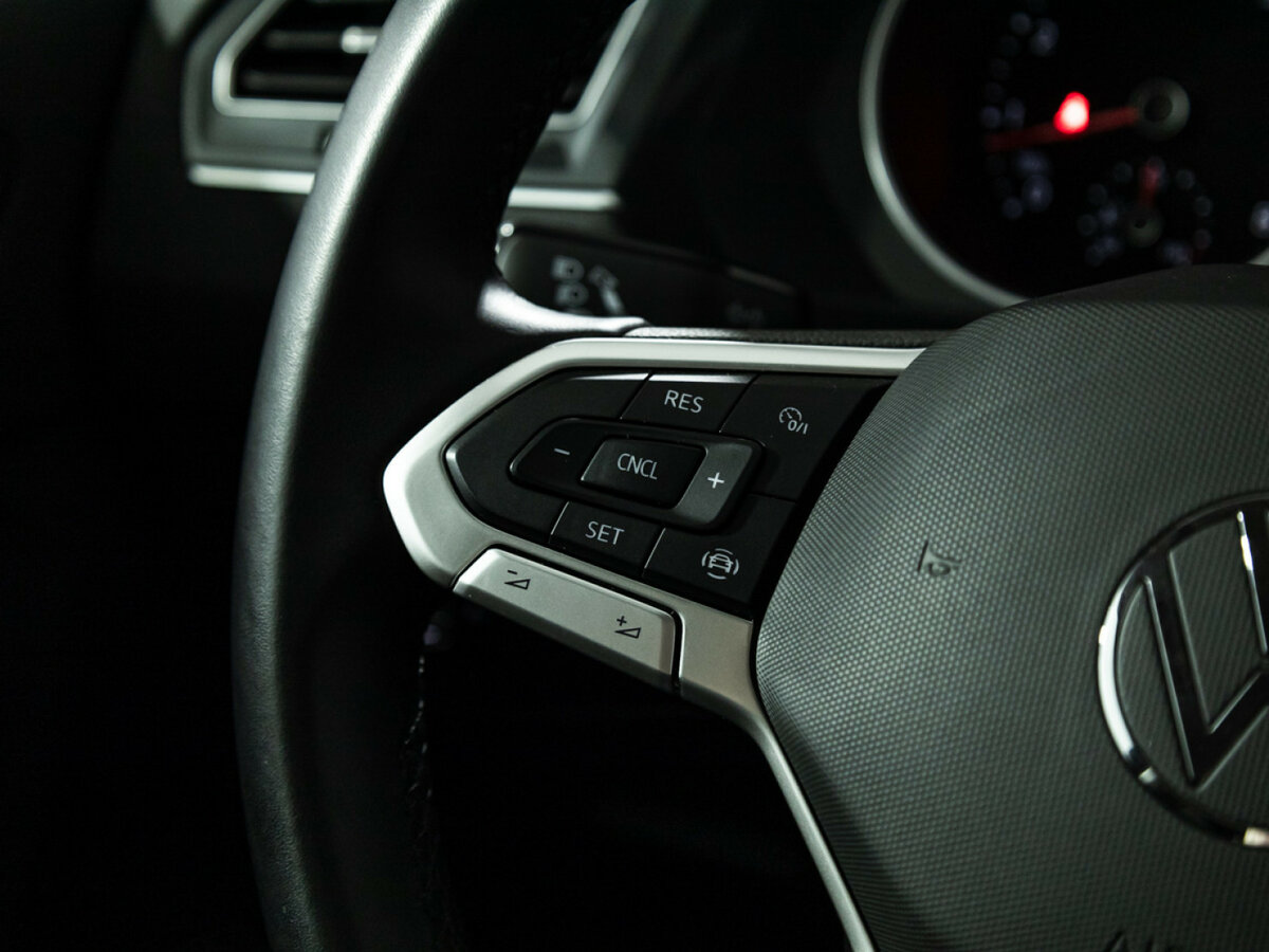 Volkswagen Tiguan II Рестайлинг, 2021 Фото №15