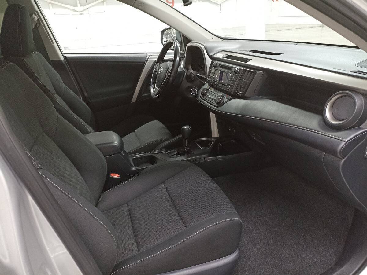 Toyota RAV4, 2019 Фото №11