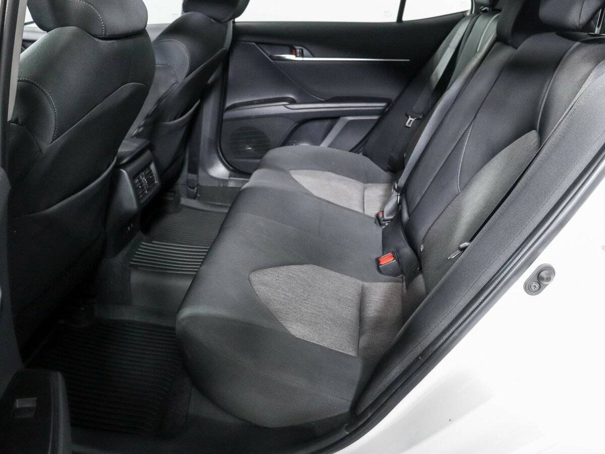 Toyota Camry, 2021 Фото №8