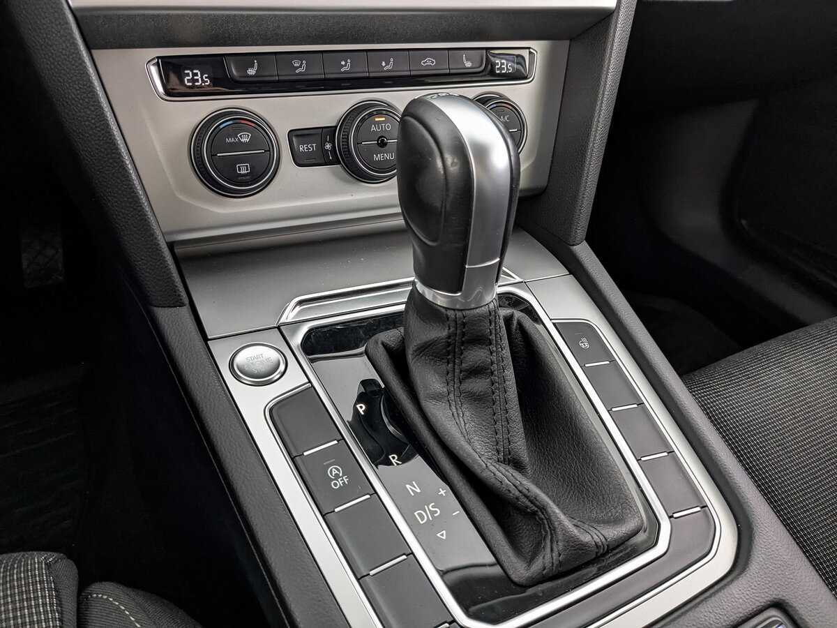 Volkswagen Passat, 2019 Фото №21