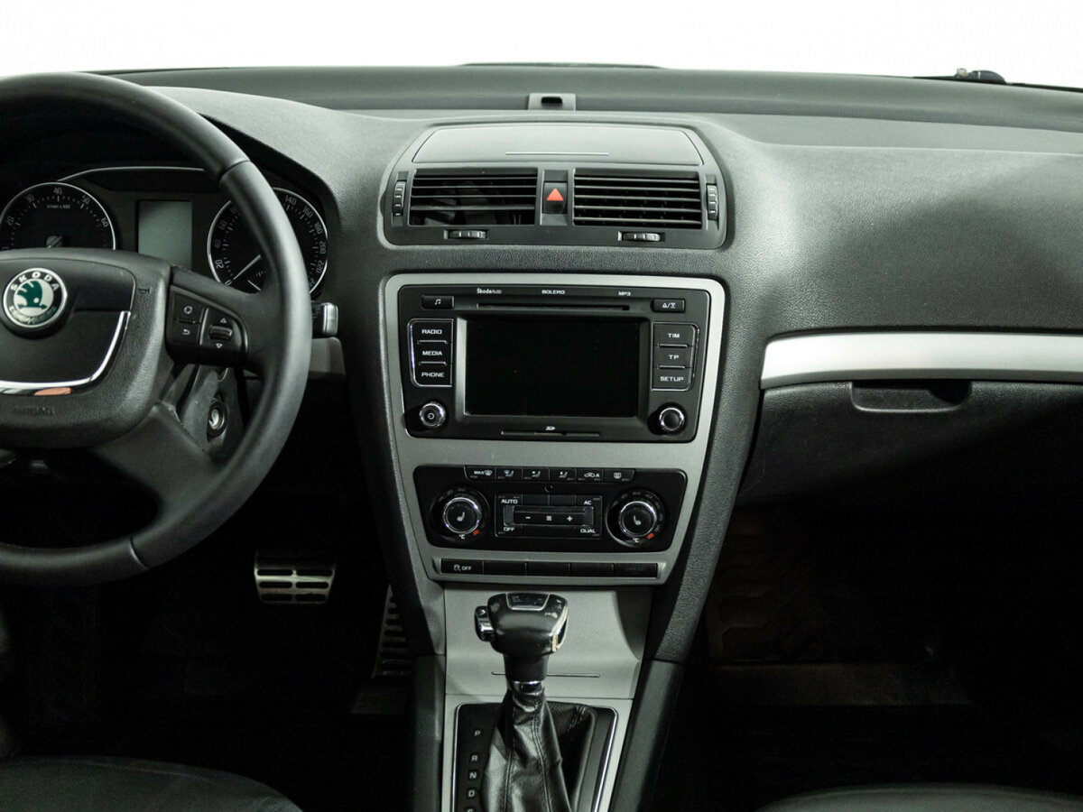 Skoda Octavia II (A5) Рестайлинг, 2012 Фото №14