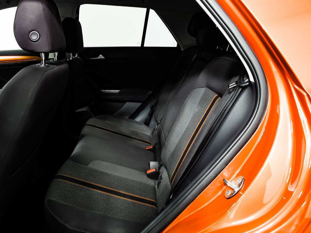 Volkswagen T-Roc, 2018 Фото №12