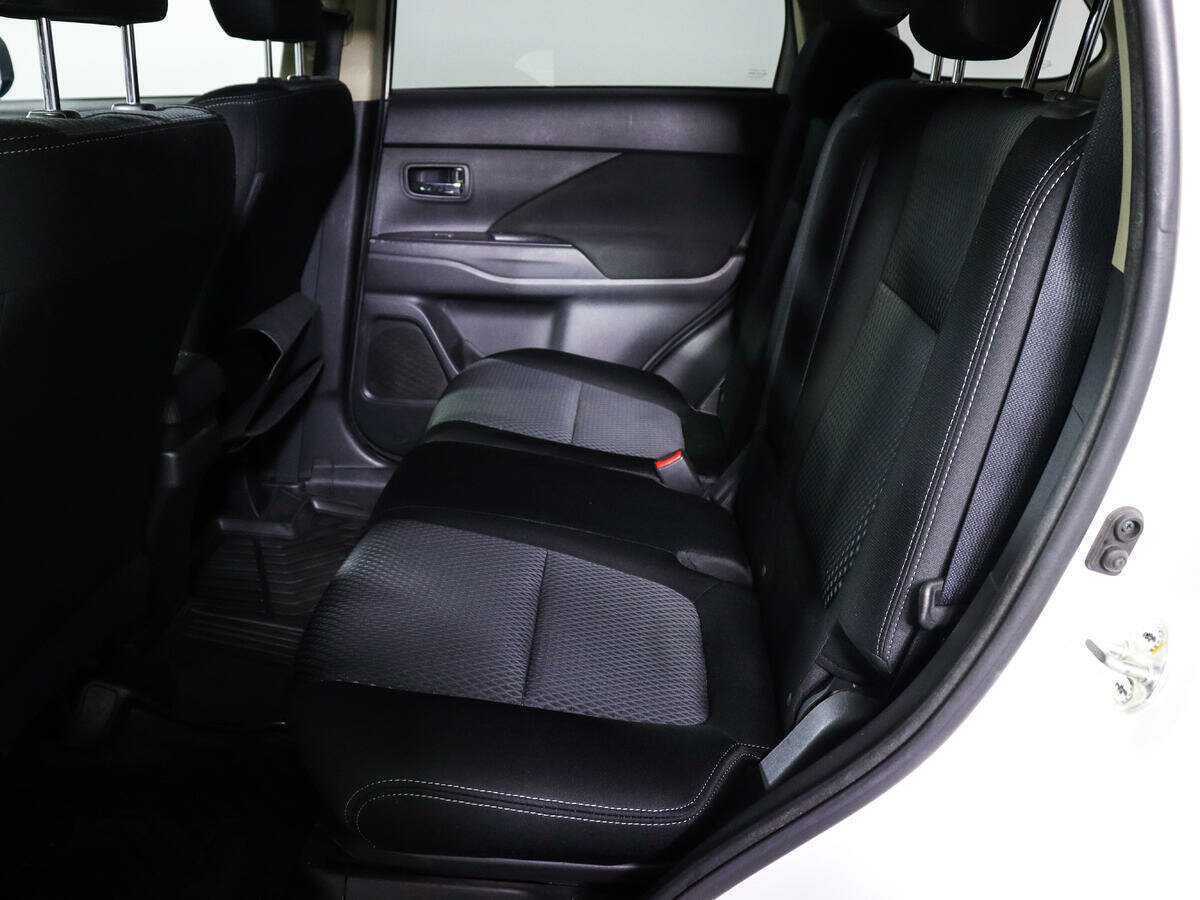 Mitsubishi Outlander, 2018 Фото №8