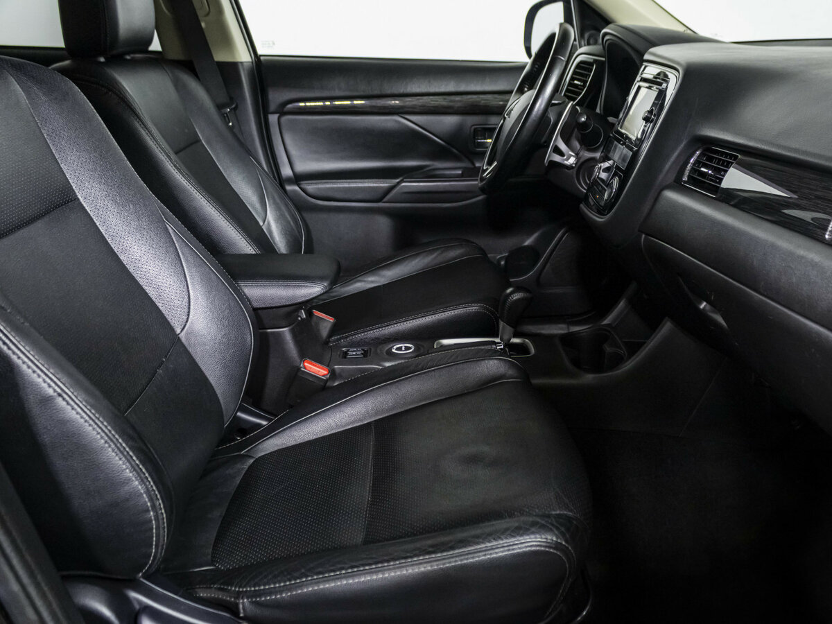 Mitsubishi Outlander III Рестайлинг 2, 2015 Фото №8