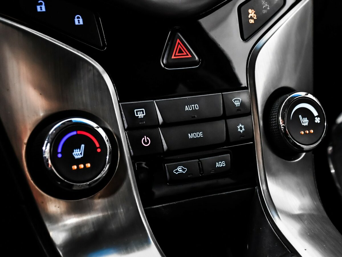 Chevrolet Cruze I Рестайлинг, 2015 Фото №13