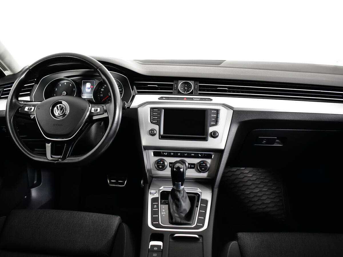 Volkswagen Passat, 2016 Фото №8