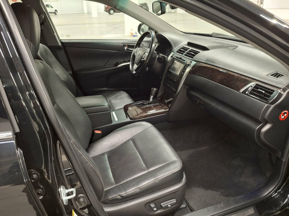 Toyota Camry VII (XV50) Рестайлинг, 2015 Фото №10