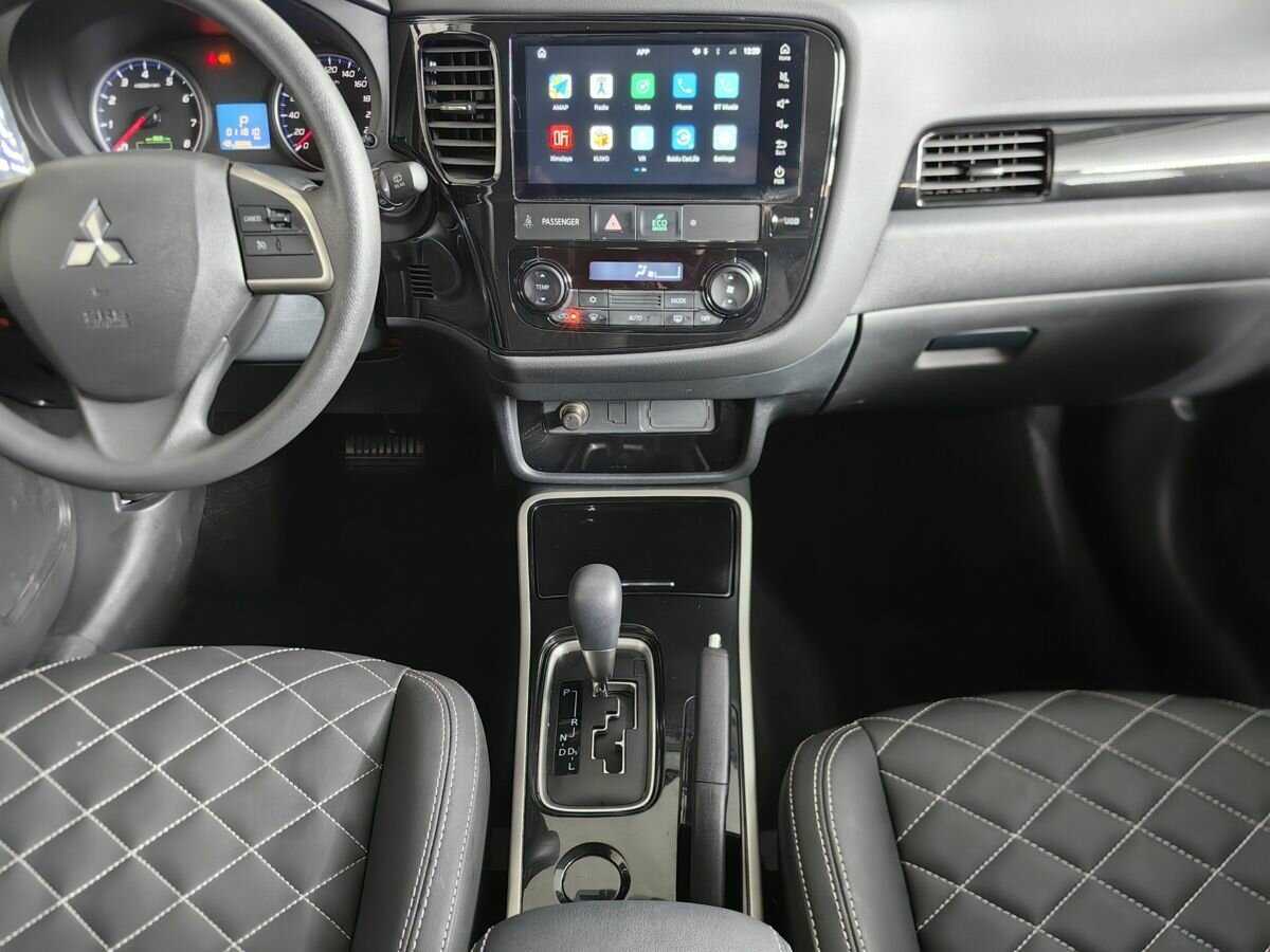 Mitsubishi Outlander, 2022 Фото №7
