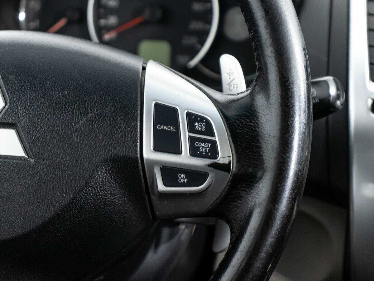 Mitsubishi Pajero Sport, 2012 Фото №16