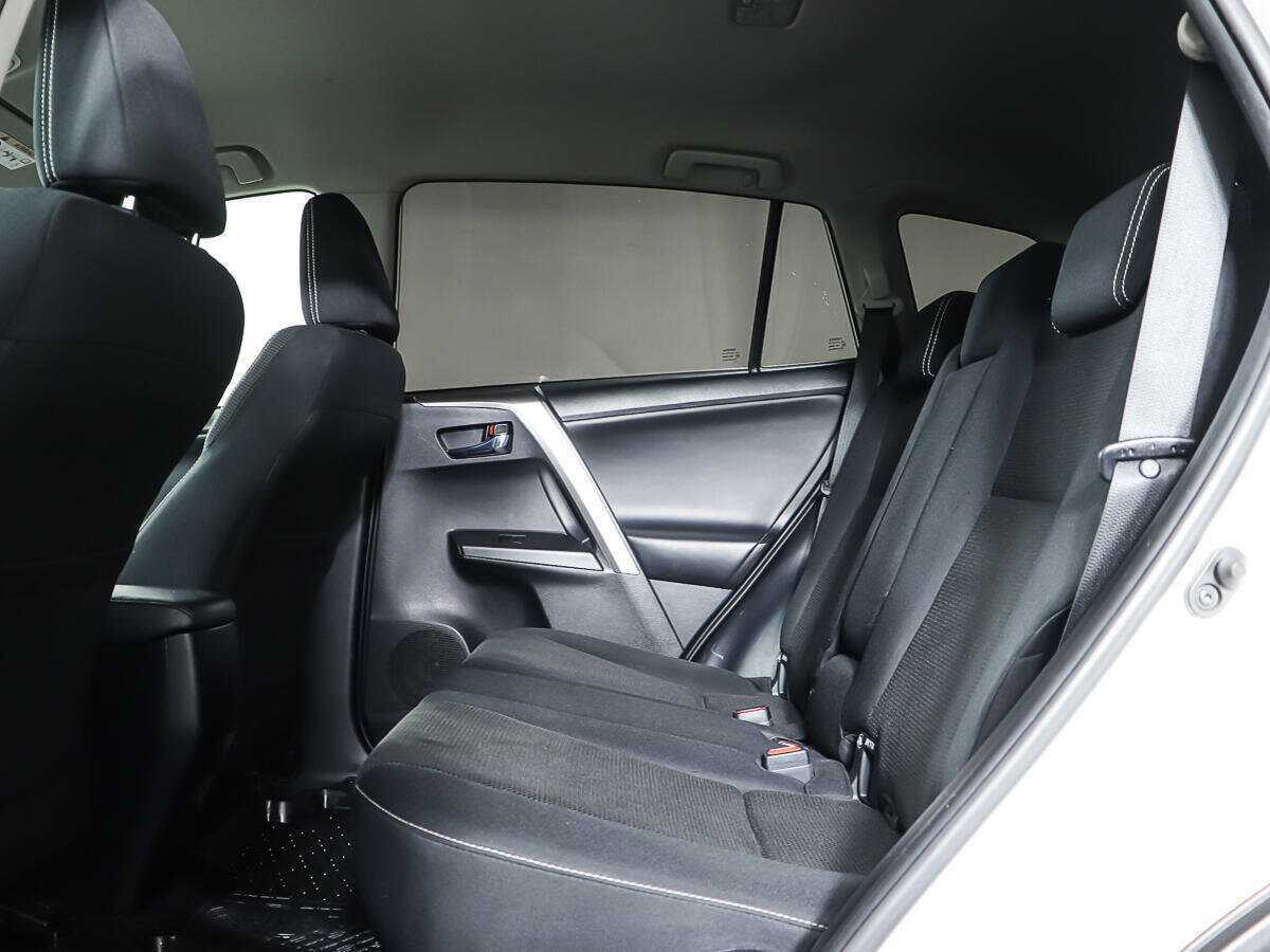 Toyota RAV4, 2017 Фото №10