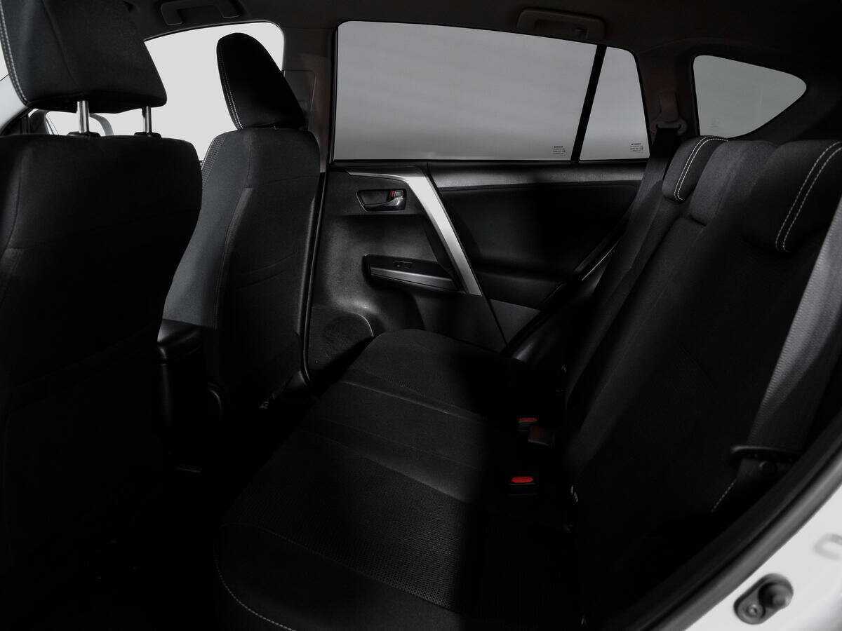 Toyota RAV4, 2018 Фото №10