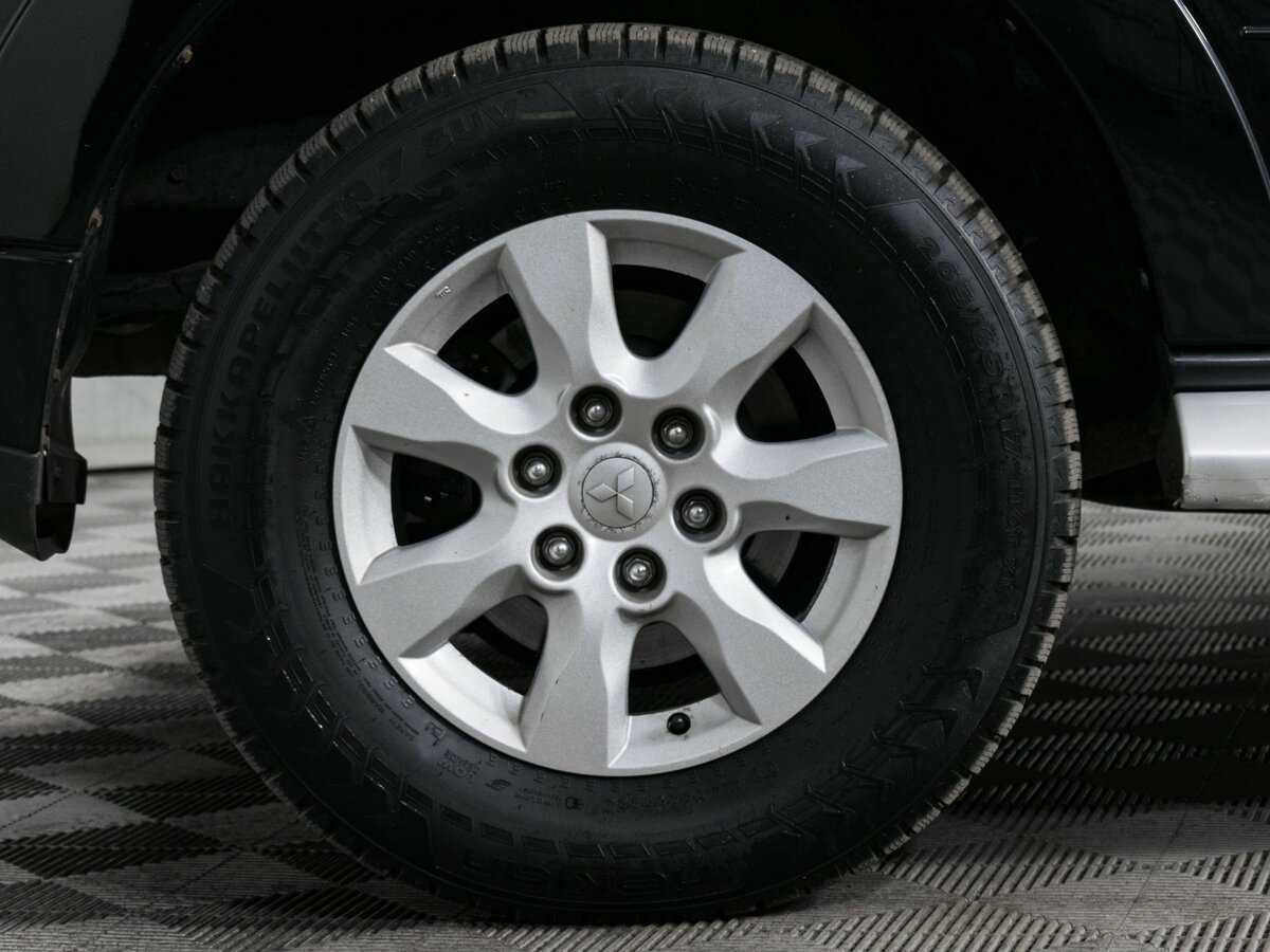 Mitsubishi Pajero, 2012 Фото №15