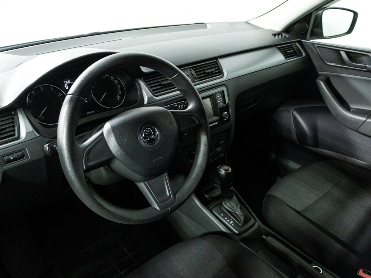 Skoda Rapid I, 2015 Фото №11