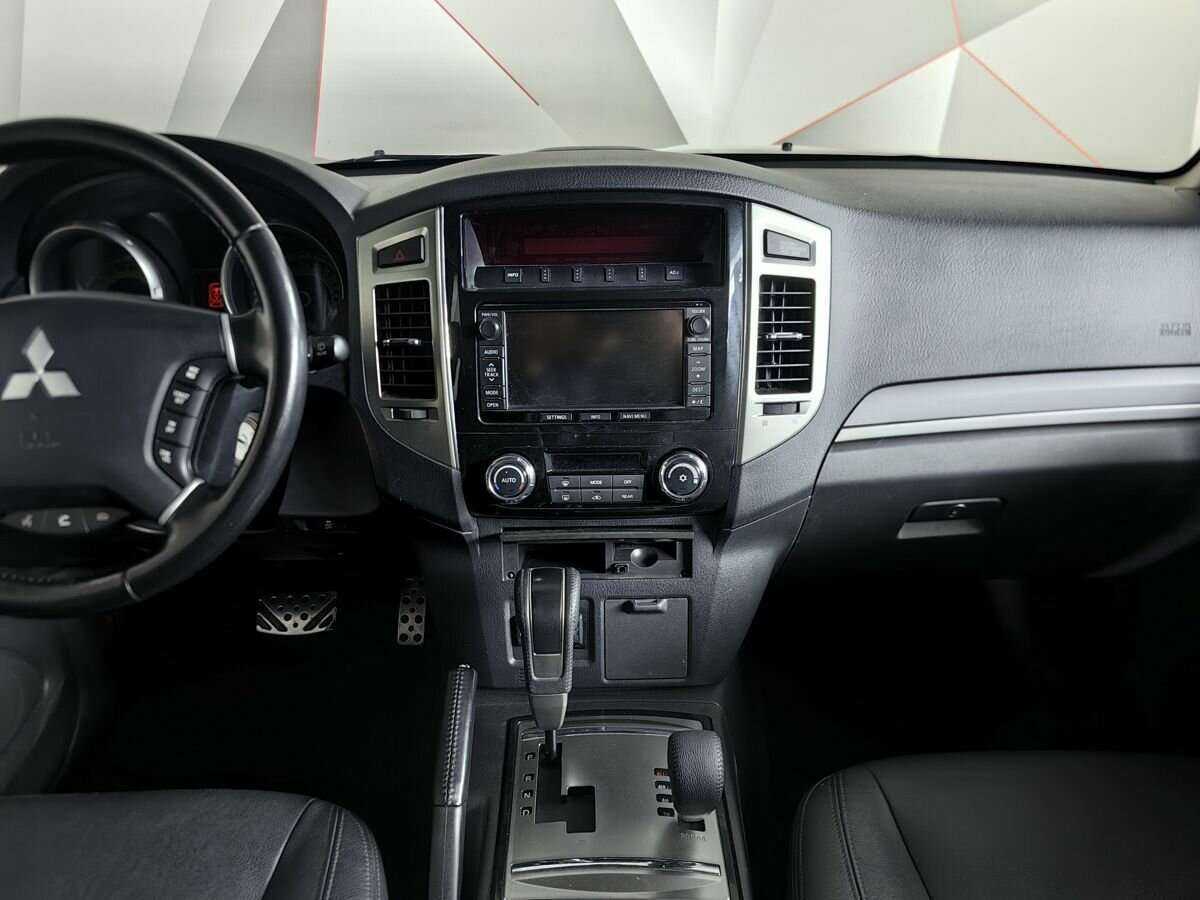 Mitsubishi Pajero, 2015 Фото №11