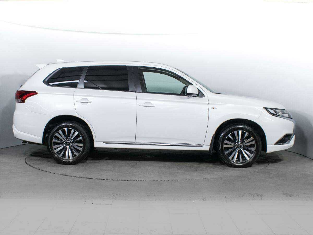 Mitsubishi Outlander, 2022 Фото №4