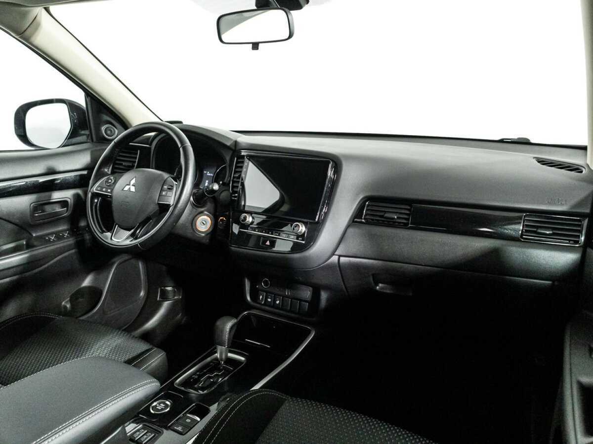 Mitsubishi Outlander, 2021 Фото №8