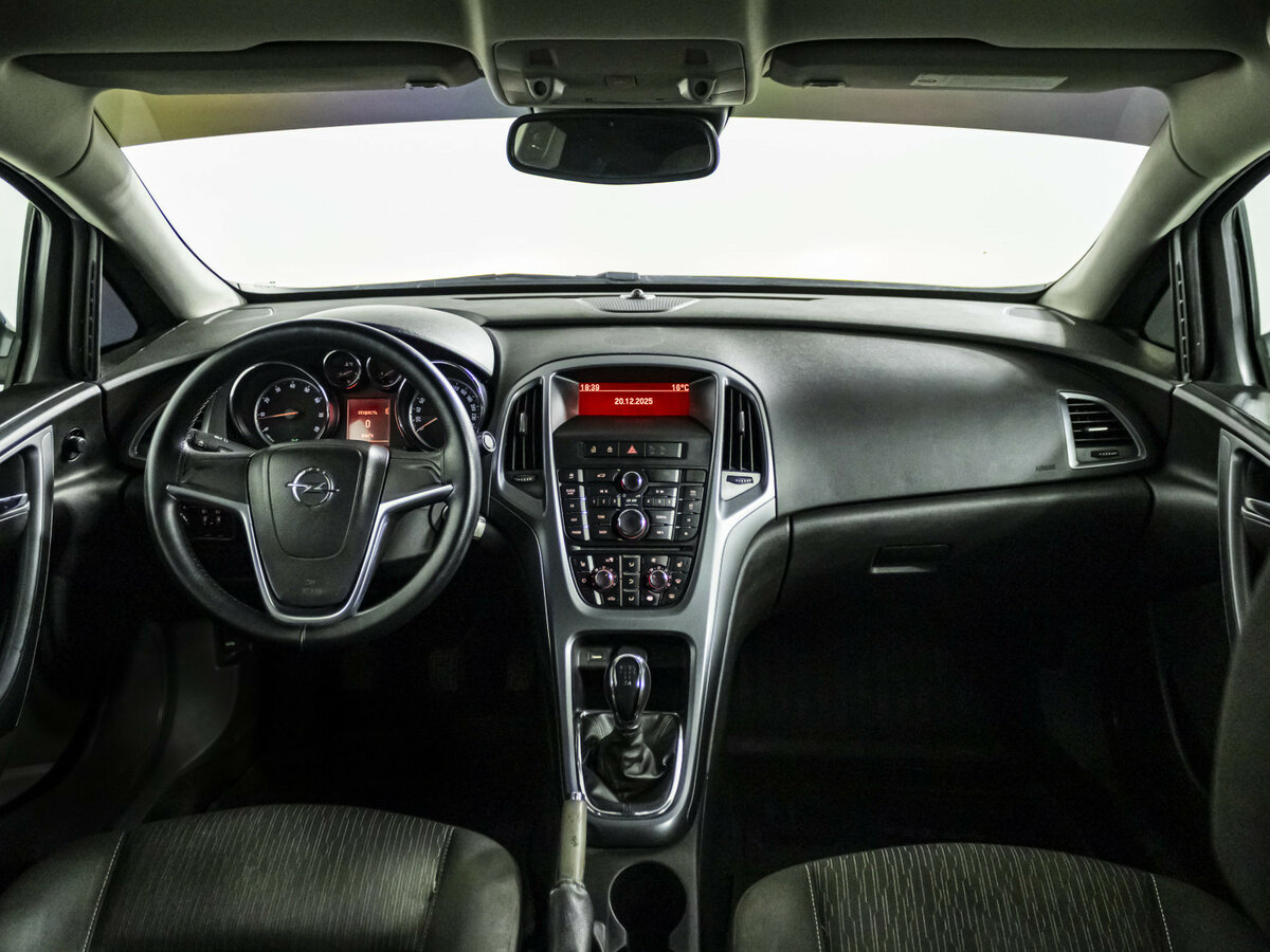 Opel Astra J Рестайлинг, 2013 Фото №11