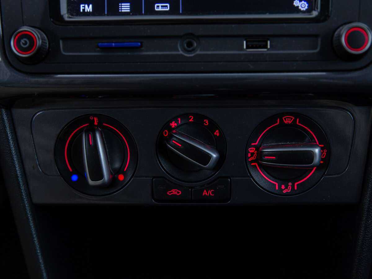 Volkswagen Polo, 2019 Фото №18