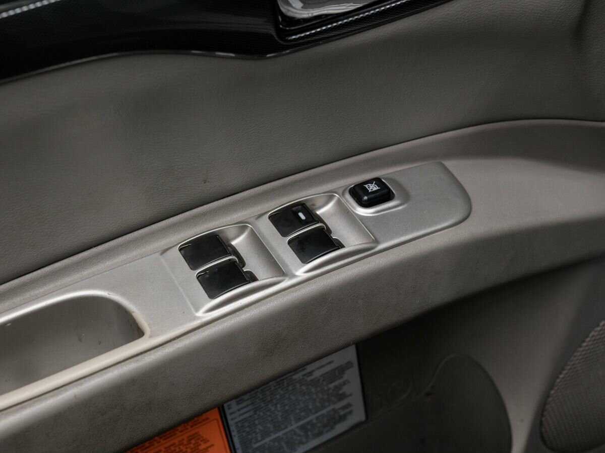 Mitsubishi Pajero Sport, 2014 Фото №15