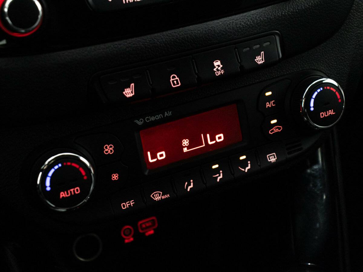 Kia Ceed II Рестайлинг, 2015 Фото №15