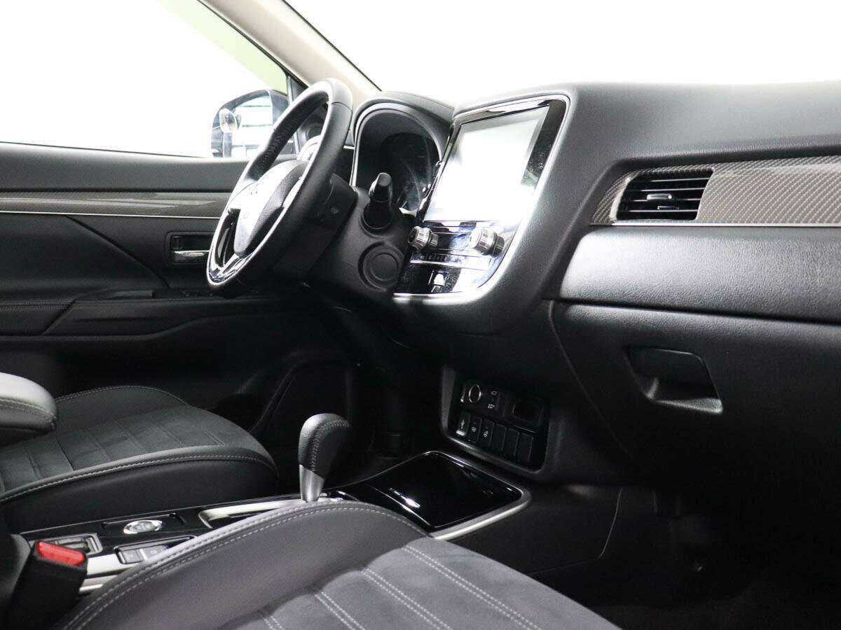 Mitsubishi Outlander, 2022 Фото №7