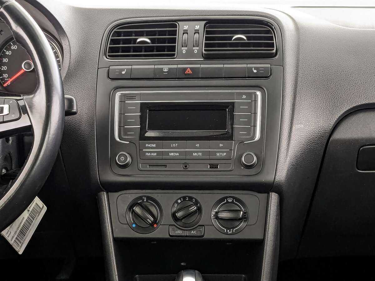 Volkswagen Polo, 2019 Фото №16