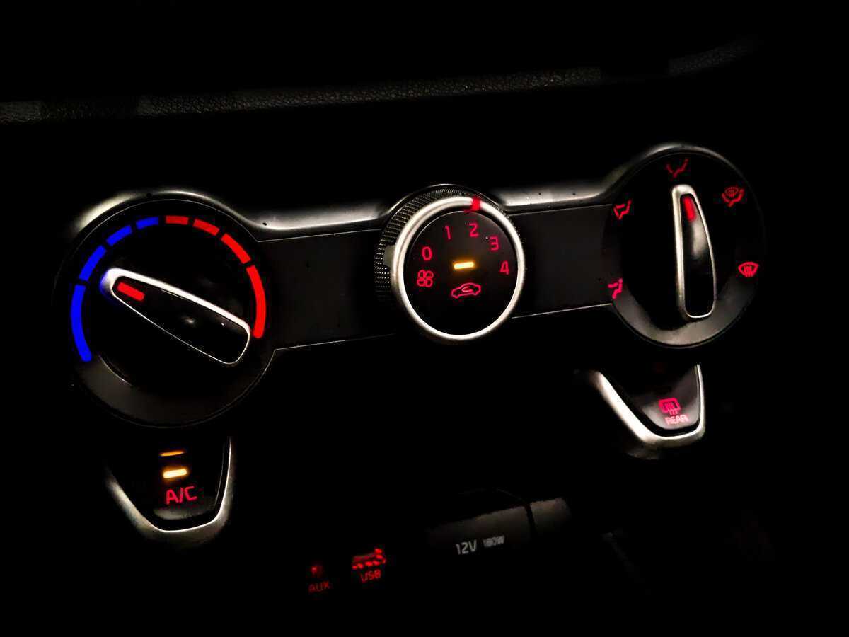 Kia Rio X-Line, 2020 Фото №21