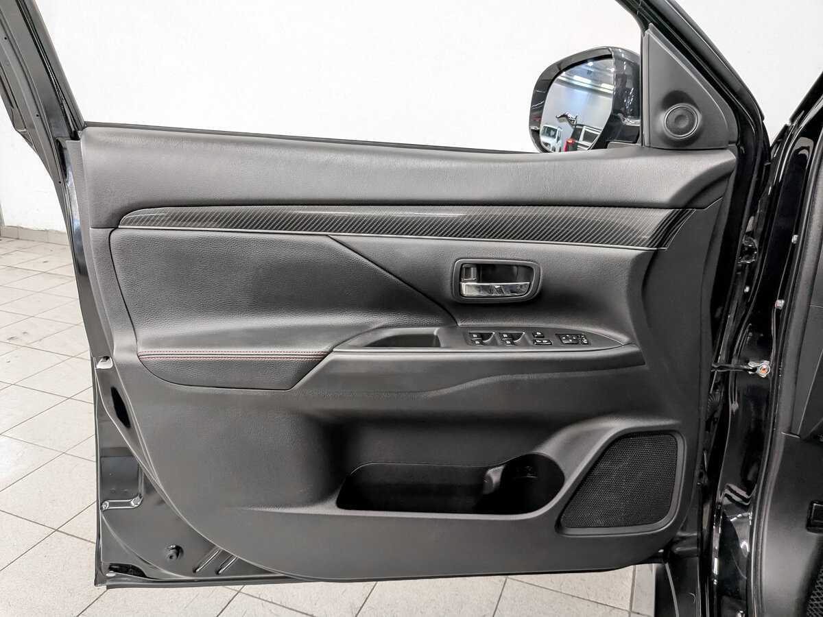 Mitsubishi Outlander, 2021 Фото №17