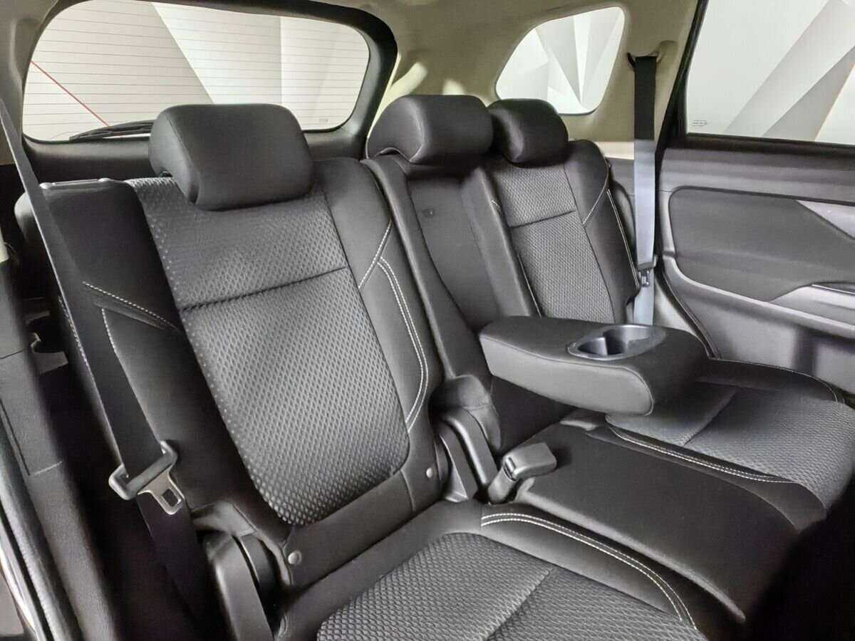 Mitsubishi Outlander, 2022 Фото №9