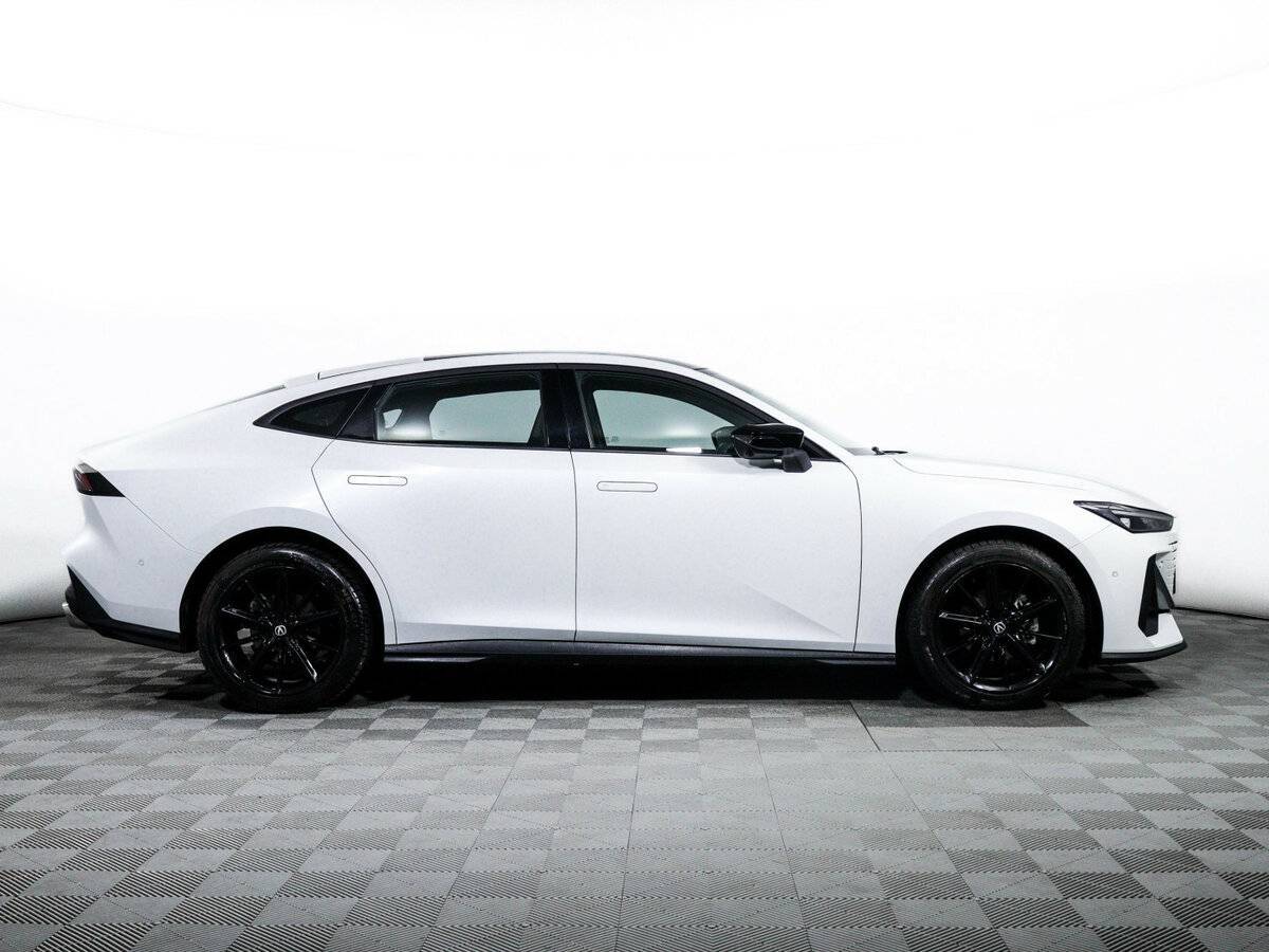 Changan UNI-V, 2023 Фото №4