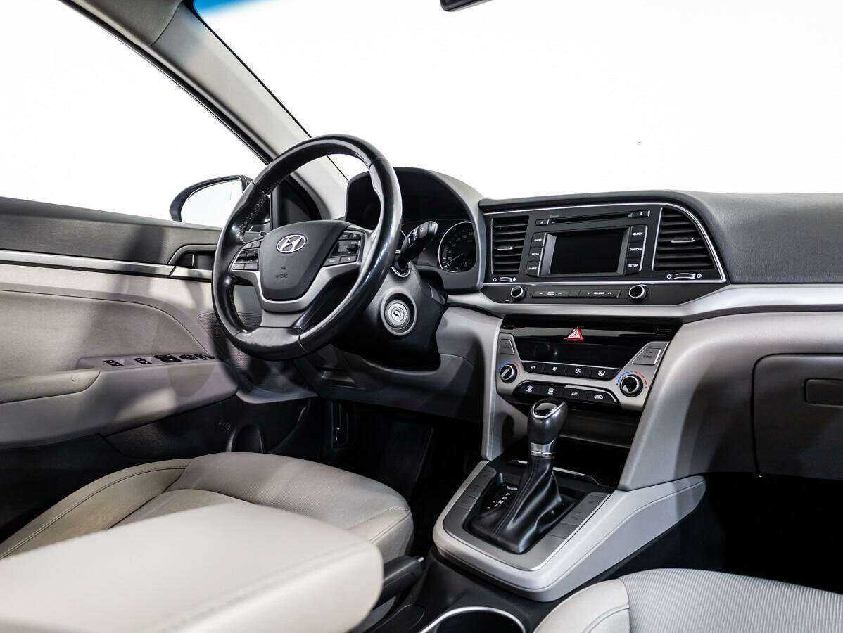 Hyundai Elantra, 2018 Фото №8