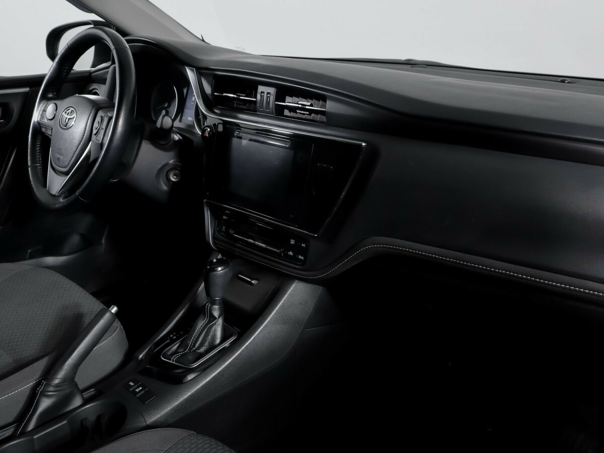 Toyota Corolla XI (E160, E170, E180) Рестайлинг 1, 2017 Фото №7