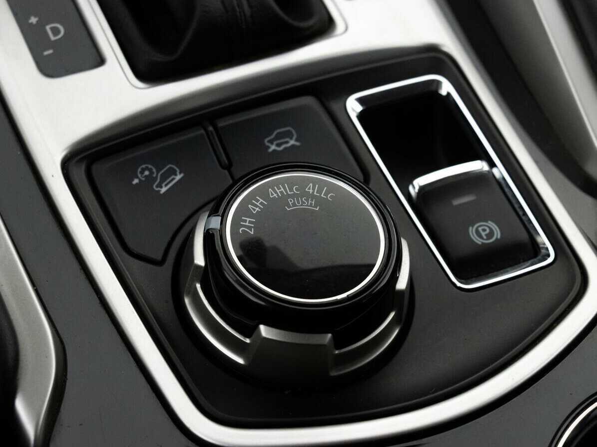 Mitsubishi Pajero Sport, 2018 Фото №15