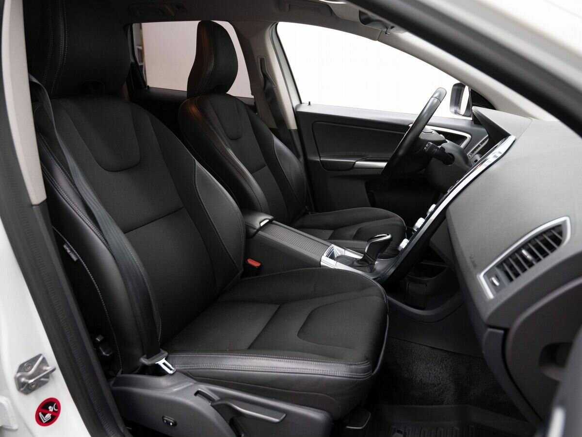 Volvo XC60, 2017 Фото №12