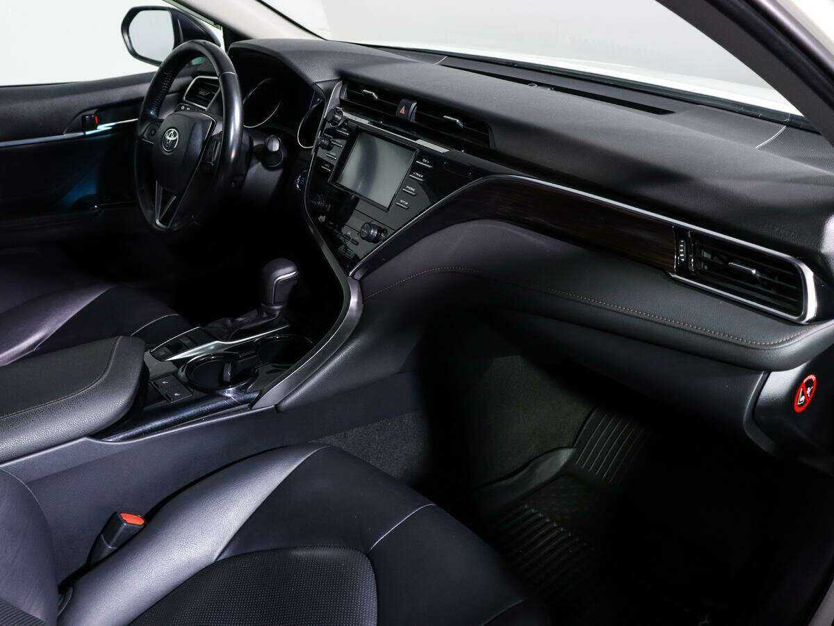 Toyota Camry, 2019 Фото №7