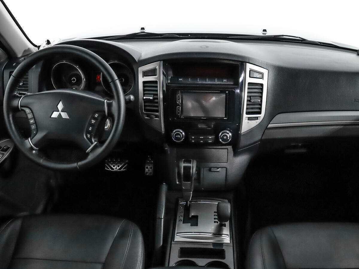 Mitsubishi Pajero, 2015 Фото №13