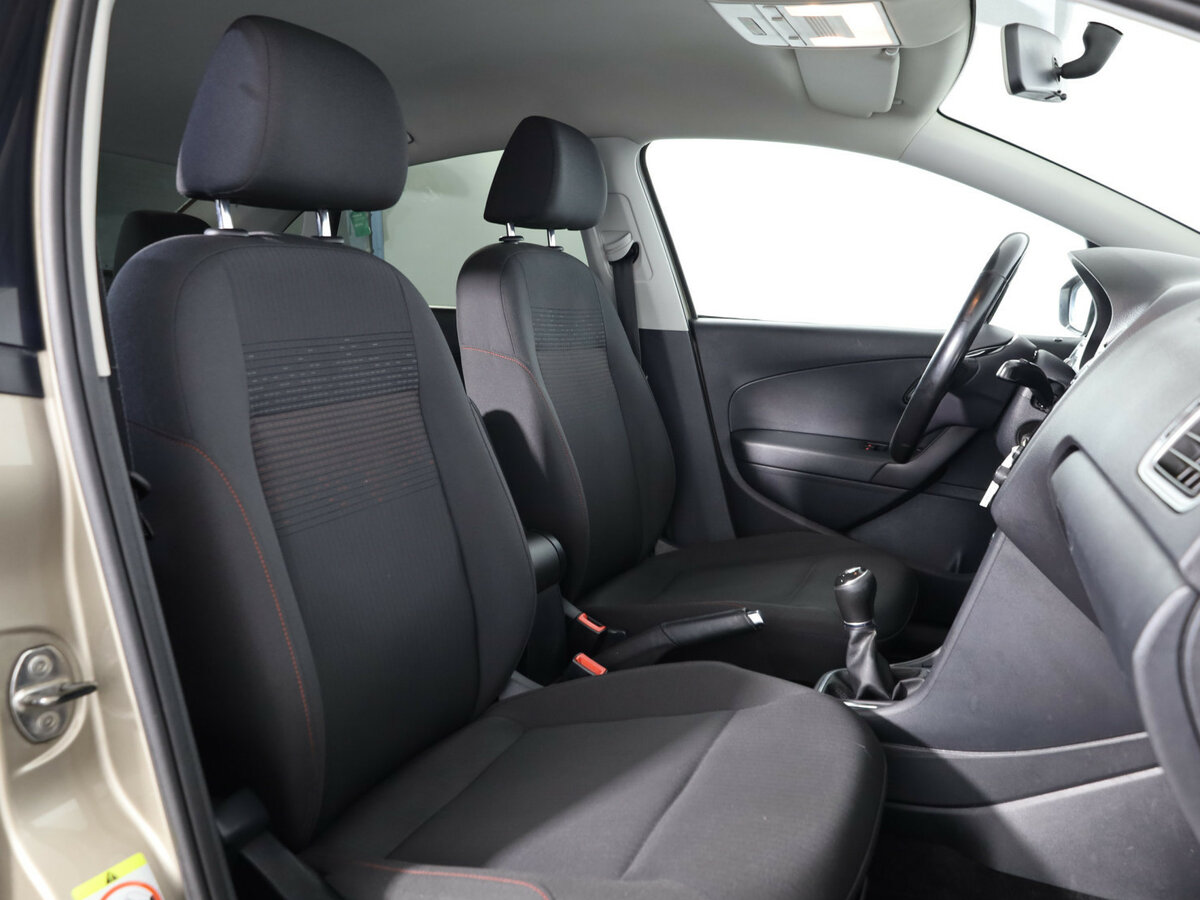 Volkswagen Polo V Рестайлинг, 2017 Фото №11