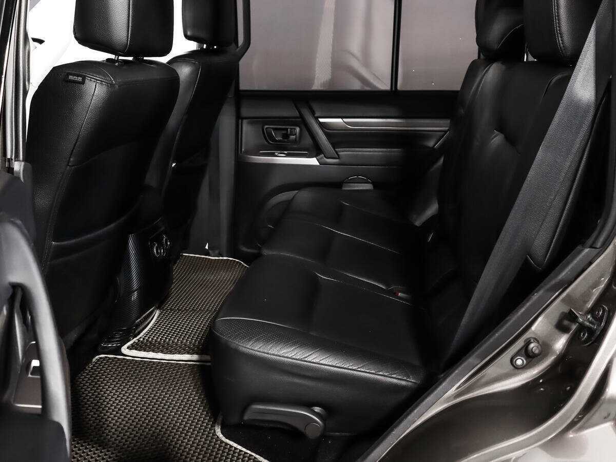 Mitsubishi Pajero, 2013 Фото №11