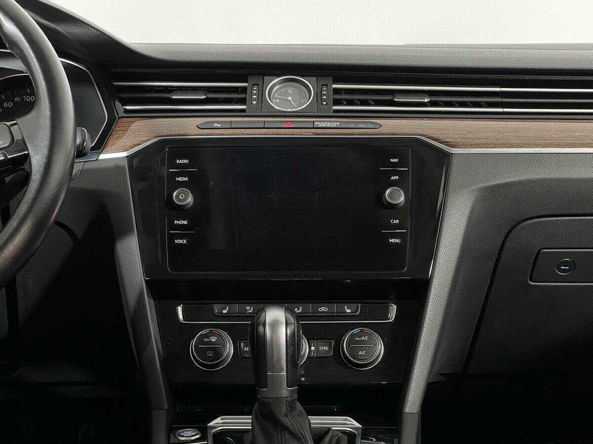Volkswagen Passat, 2018 Фото №10