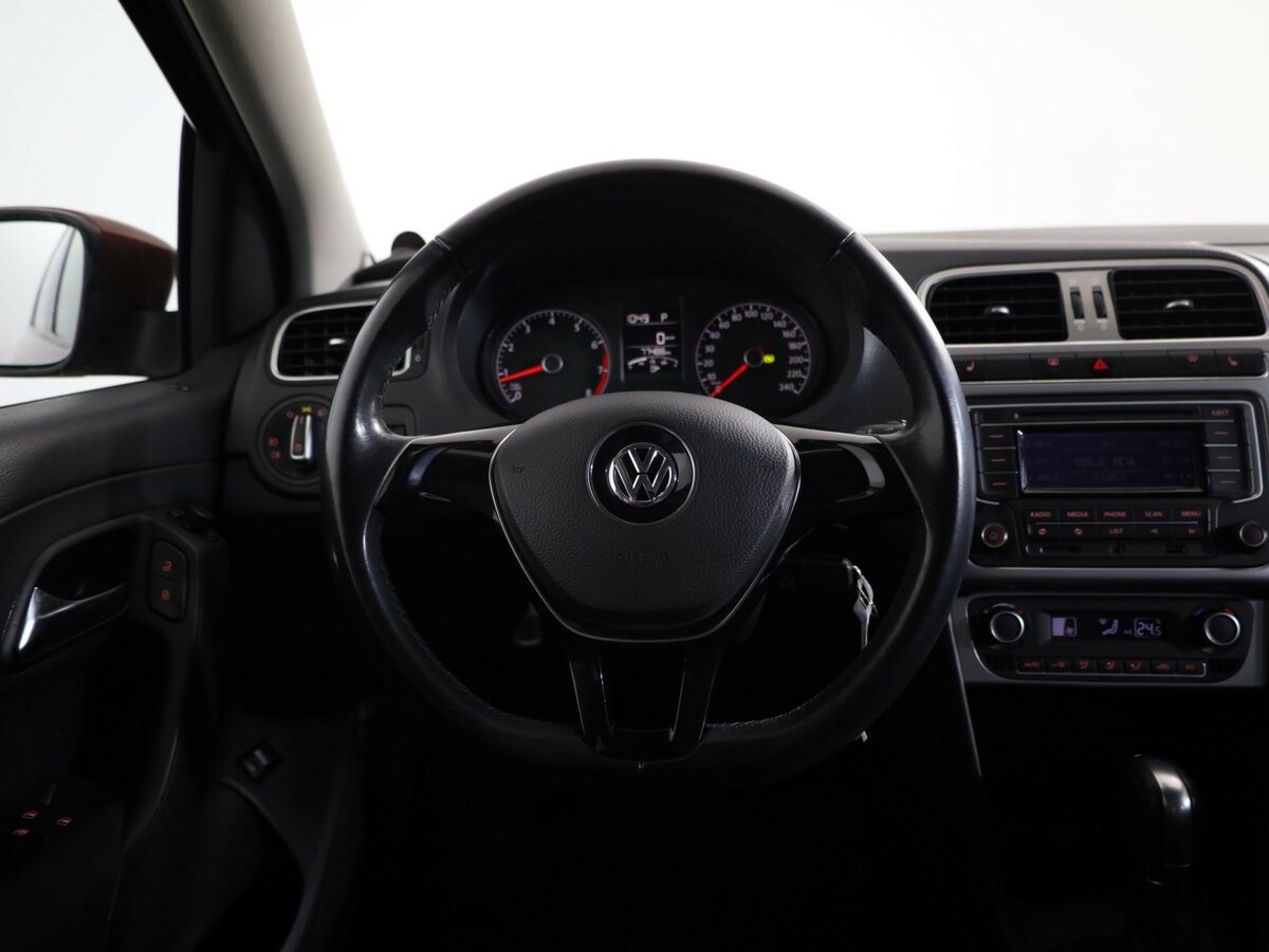 Volkswagen Polo V Рестайлинг, 2015 Фото №10