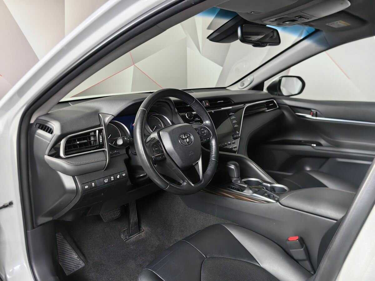 Toyota Camry, 2020 Фото №14