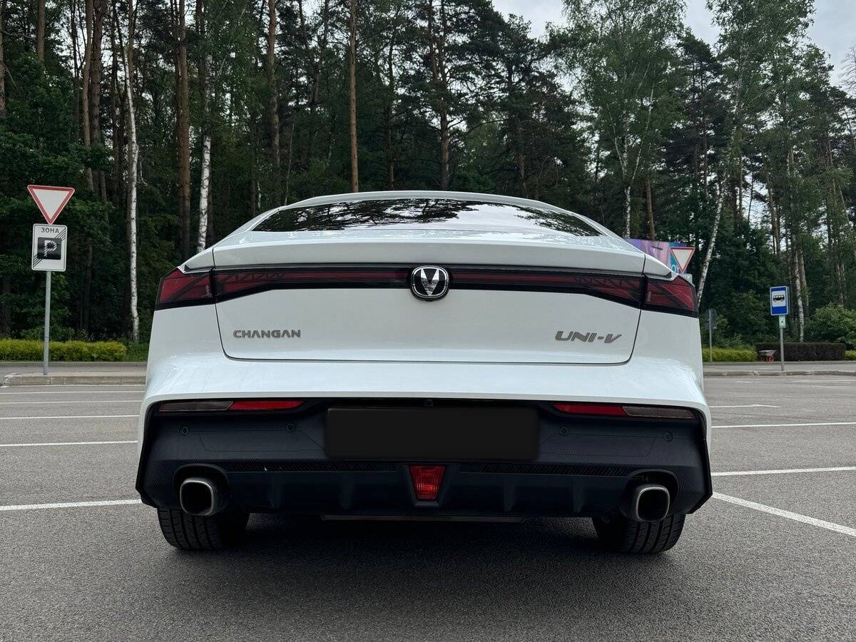 Changan UNI-V, 2023 Фото №8